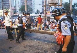 陕西延安吃瓜事件视频,一场网络热议的街头冲突揭秘