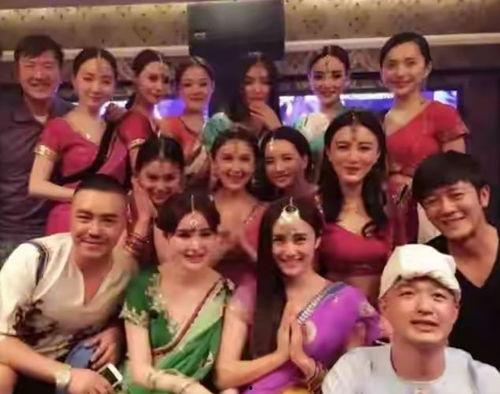 姐妹聚会吃瓜视频大全集,揭秘吃瓜视频大全集的欢乐瞬间