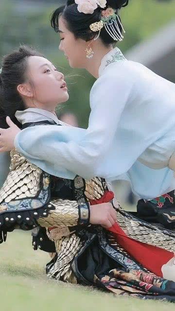 吃瓜第三视角直播视频在线观看,吃瓜直播现场，带你领略网络红人的魅力瞬间