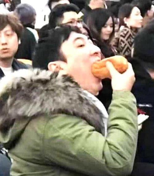 武汉吃瓜大赛小孩视频,萌态可掬引网友热议