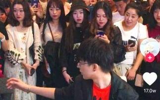 评委吃瓜唱歌视频,趣味横生瞬间集锦